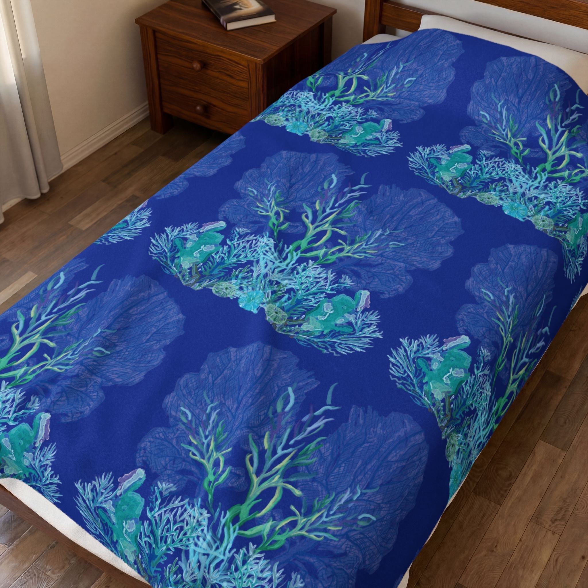 Ocean - Themed Velveteen Plush Blanket - Cozy Coral Design for Home Decor & Gifts - Blue Cava